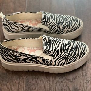Roxy slip on boat shoes with zebra print size 8.5